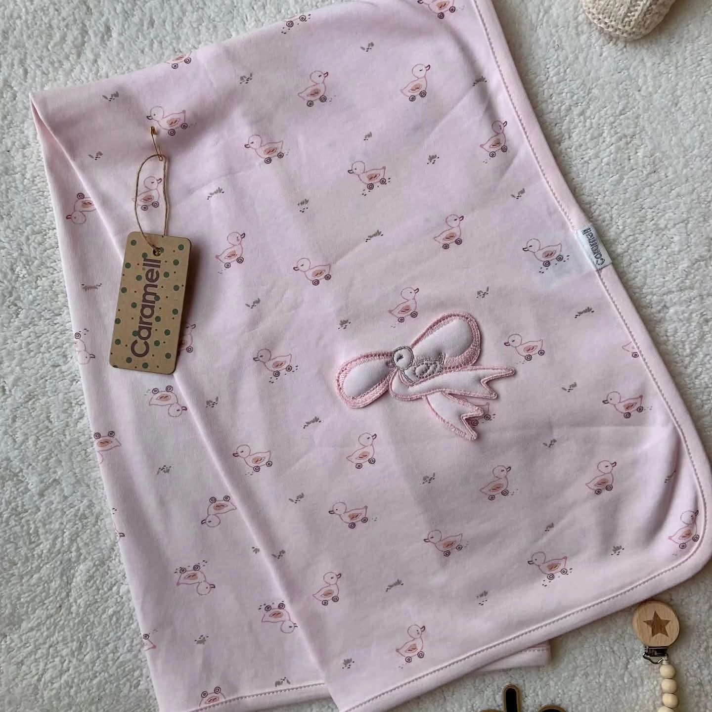 Caramel blanket ducks pink